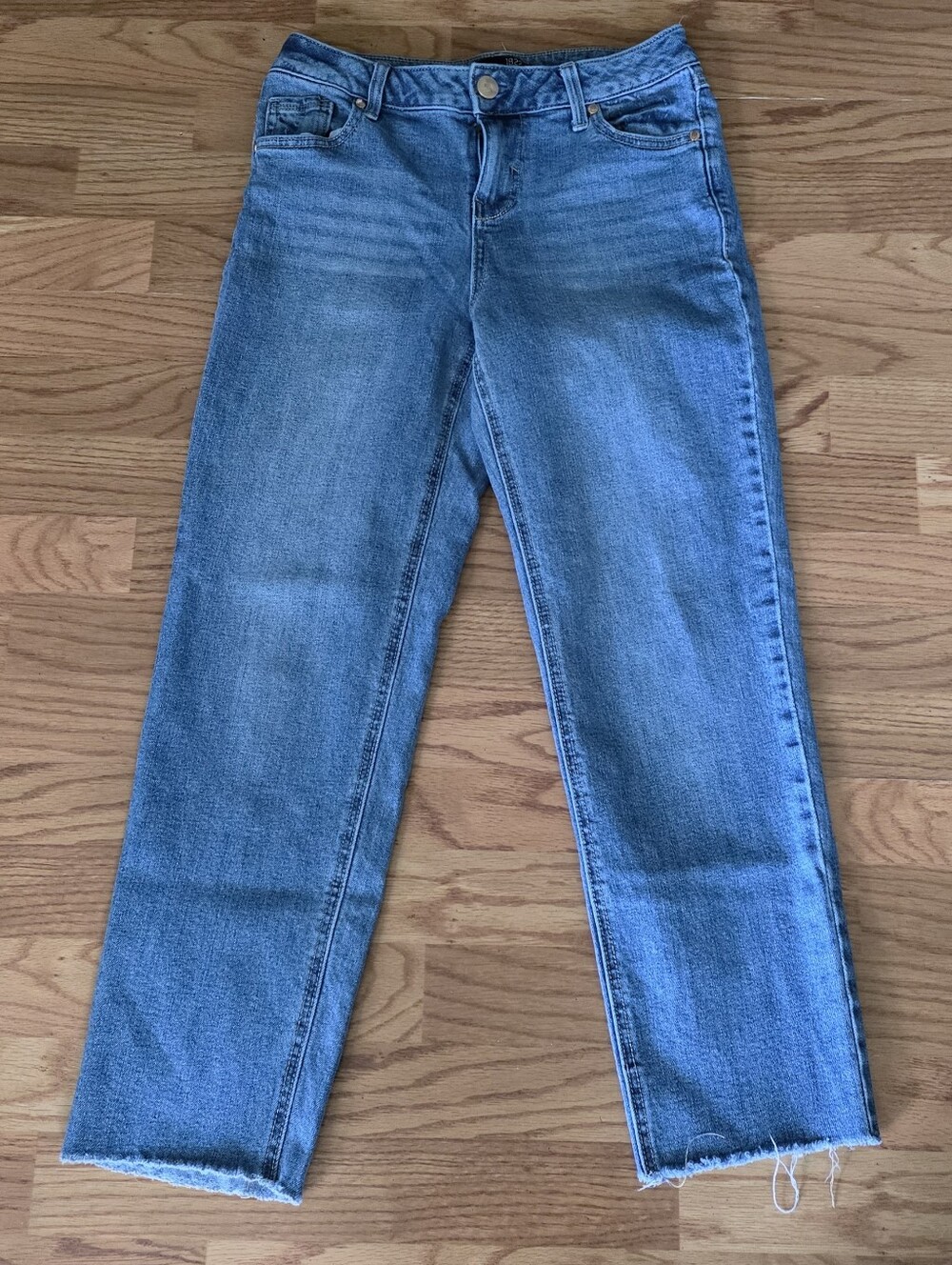 1822 Denim Blue Straight-Leg Jeans with Raw Hem Sz 2P/26P